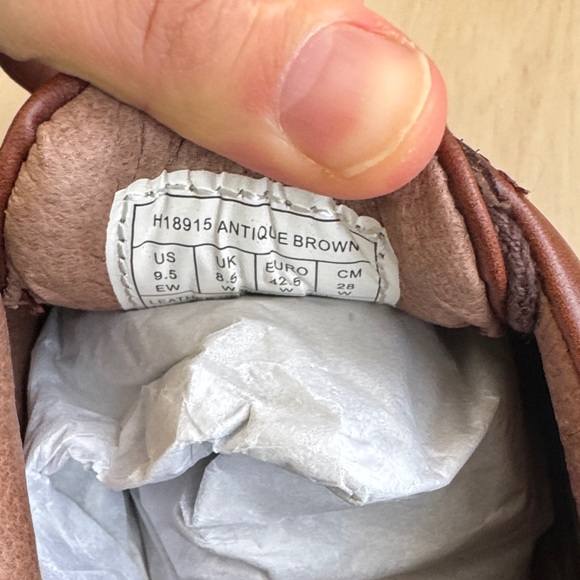 Classic Brown Men's Leather Derbys - Picture 4 of 4